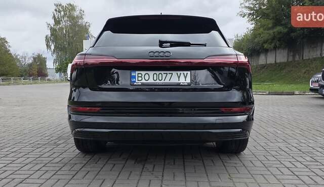 Чорний Ауді E-Tron, об'ємом двигуна 0 л та пробігом 138 тис. км за 29900 $, фото 21 на Automoto.ua