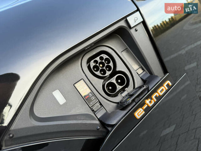 Чорний Ауді E-Tron, об'ємом двигуна 0 л та пробігом 150 тис. км за 25900 $, фото 35 на Automoto.ua