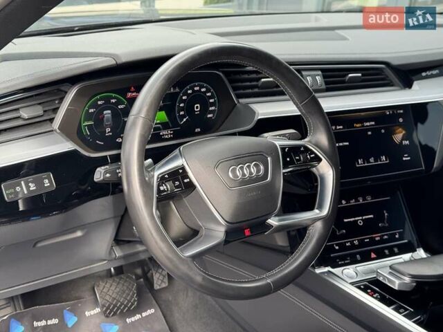 Черный Ауди E-Tron, объемом двигателя 0 л и пробегом 85 тыс. км за 30900 $, фото 17 на Automoto.ua