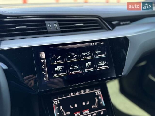 Ауді E-Tron 2020 у Києві на Automoto.ua Чорний Ауді E-Tron, об'ємом двигуна 0 л та пробігом 44 тис. км за 35999 $, фото 44 на Automoto.ua