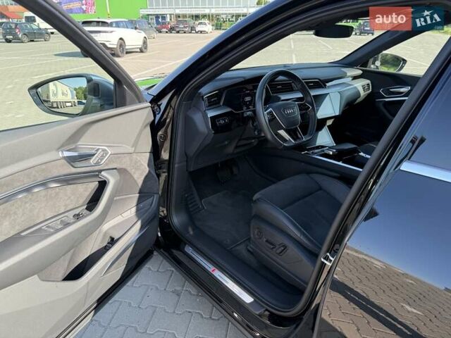 Чорний Ауді E-Tron, об'ємом двигуна 0 л та пробігом 40 тис. км за 55000 $, фото 12 на Automoto.ua