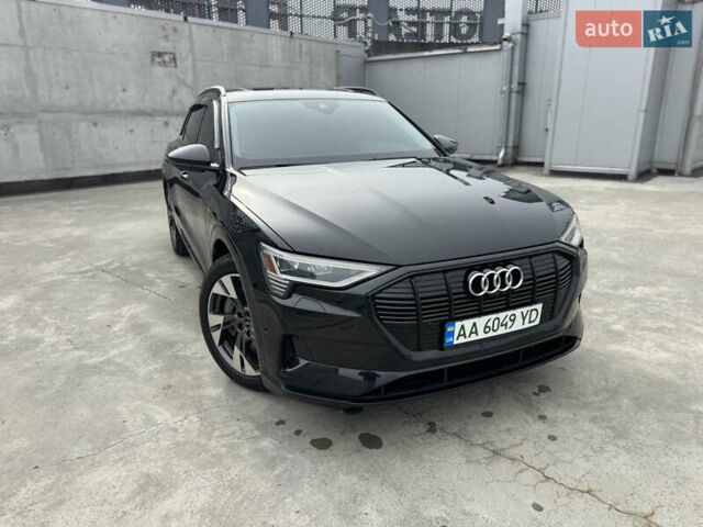 Чорний Ауді E-Tron, об'ємом двигуна 0 л та пробігом 155 тис. км за 30999 $, фото 24 на Automoto.ua