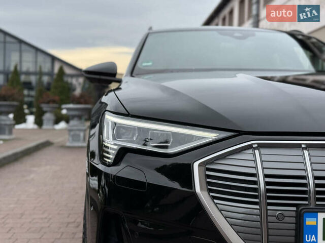 Чорний Ауді E-Tron, об'ємом двигуна 0 л та пробігом 51 тис. км за 31499 $, фото 13 на Automoto.ua