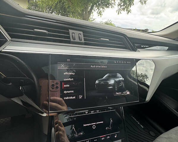 Ауді E-Tron 2020 у Львові на Automoto.ua Чорний Ауді E-Tron, об'ємом двигуна 0 л та пробігом 78 тис. км за 30999 $, фото 15 на Automoto.ua