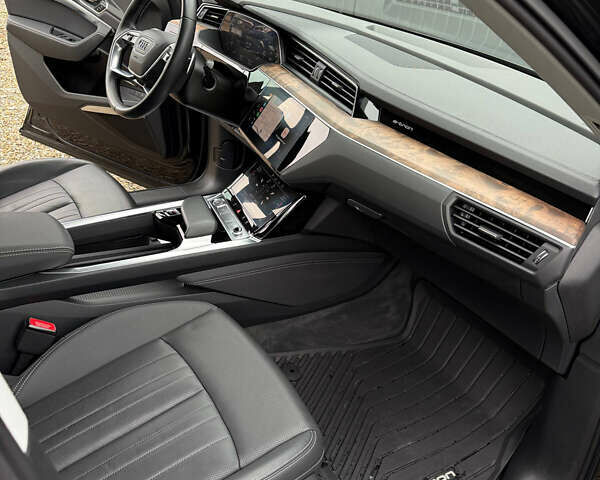 Черный Ауди E-Tron, объемом двигателя 0 л и пробегом 32 тыс. км за 35500 $, фото 19 на Automoto.ua