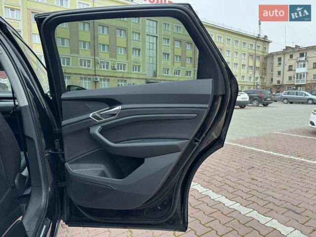 Черный Ауди E-Tron, объемом двигателя 0 л и пробегом 120 тыс. км за 26500 $, фото 35 на Automoto.ua