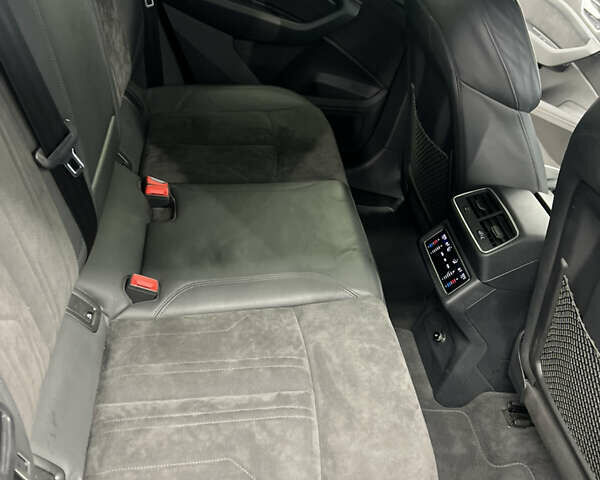 Чорний Ауді E-Tron, об'ємом двигуна 0 л та пробігом 76 тис. км за 31500 $, фото 8 на Automoto.ua