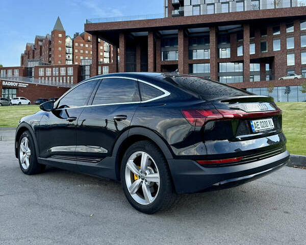 Ауди E-Tron 2020 в Днепре (Днепропетровске) на Automoto.ua Черный Ауди E-Tron, объемом двигателя 0 л и пробегом 101 тыс. км за 27900 $, фото 3 на Automoto.ua