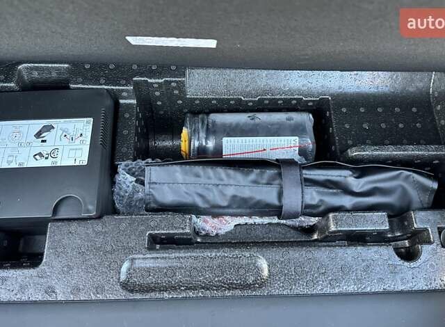 Чорний Ауді E-Tron, об'ємом двигуна 0 л та пробігом 253 тис. км за 24200 $, фото 72 на Automoto.ua