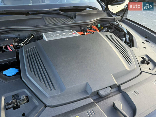 Чорний Ауді E-Tron, об'ємом двигуна 0 л та пробігом 150 тис. км за 26999 $, фото 110 на Automoto.ua