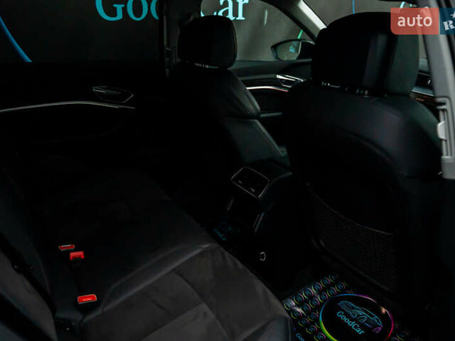 Чорний Ауді E-Tron, об'ємом двигуна 0 л та пробігом 75 тис. км за 29900 $, фото 48 на Automoto.ua