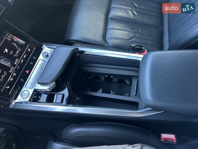 Черный Ауди E-Tron, объемом двигателя 0 л и пробегом 119 тыс. км за 29999 $, фото 35 на Automoto.ua