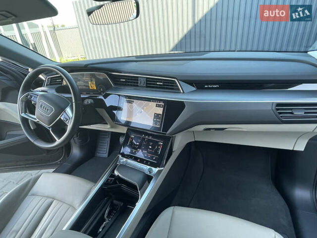 Черный Ауди E-Tron, объемом двигателя 0 л и пробегом 67 тыс. км за 29999 $, фото 7 на Automoto.ua
