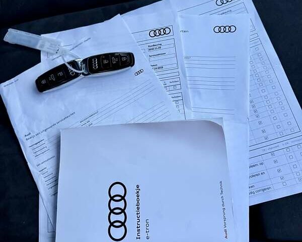 Чорний Ауді E-Tron, об'ємом двигуна 0 л та пробігом 253 тис. км за 24200 $, фото 76 на Automoto.ua