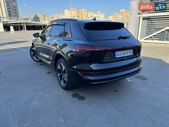 Чорний Ауді E-Tron, об'ємом двигуна 0 л та пробігом 155 тис. км за 29499 $, фото 6 на Automoto.ua