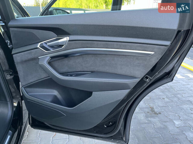 Чорний Ауді E-Tron, об'ємом двигуна 0 л та пробігом 81 тис. км за 26500 $, фото 55 на Automoto.ua