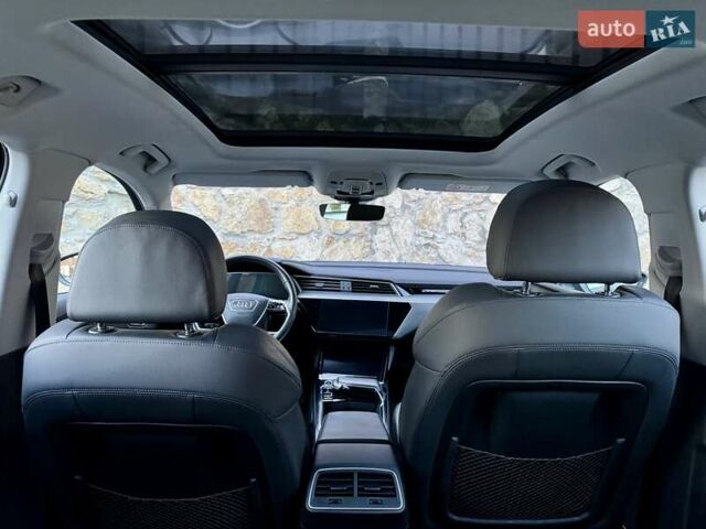 Чорний Ауді E-Tron, об'ємом двигуна 0 л та пробігом 253 тис. км за 24200 $, фото 47 на Automoto.ua