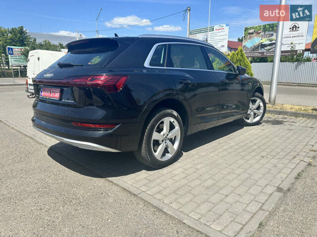 Чорний Ауді E-Tron, об'ємом двигуна 0 л та пробігом 130 тис. км за 23990 $, фото 4 на Automoto.ua