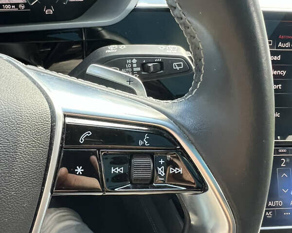 Черный Ауди E-Tron, объемом двигателя 0 л и пробегом 133 тыс. км за 28000 $, фото 48 на Automoto.ua