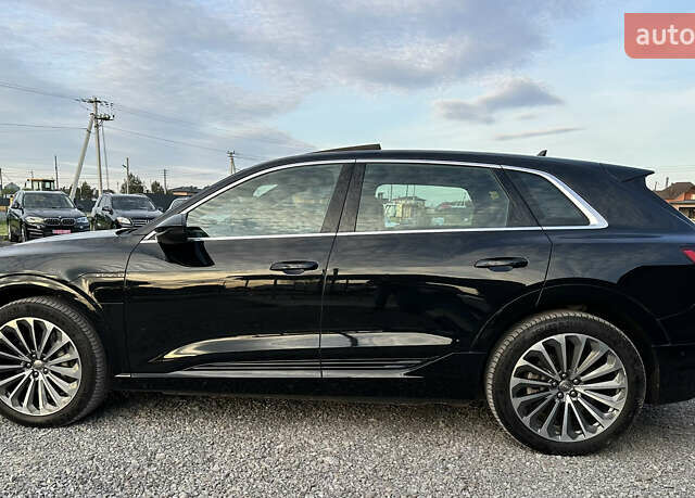 Чорний Ауді E-Tron, об'ємом двигуна 0 л та пробігом 75 тис. км за 31499 $, фото 8 на Automoto.ua