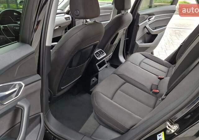 Черный Ауди E-Tron, объемом двигателя 0 л и пробегом 36 тыс. км за 26000 $, фото 59 на Automoto.ua