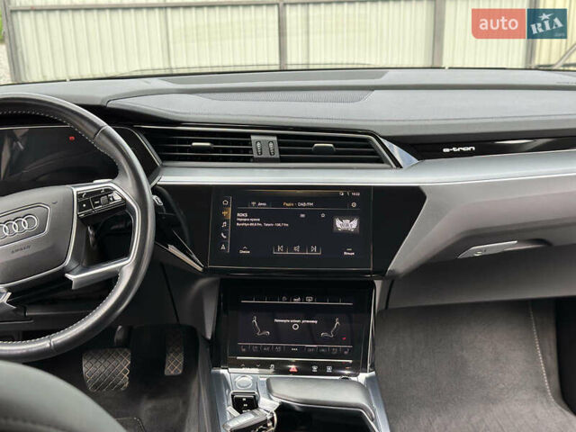Черный Ауди E-Tron, объемом двигателя 0 л и пробегом 130 тыс. км за 26500 $, фото 17 на Automoto.ua