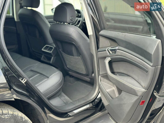 Чорний Ауді E-Tron, об'ємом двигуна 0 л та пробігом 130 тис. км за 27900 $, фото 8 на Automoto.ua