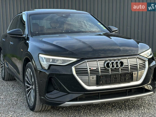 Чорний Ауді E-Tron, об'ємом двигуна 0 л та пробігом 75 тис. км за 31499 $, фото 3 на Automoto.ua