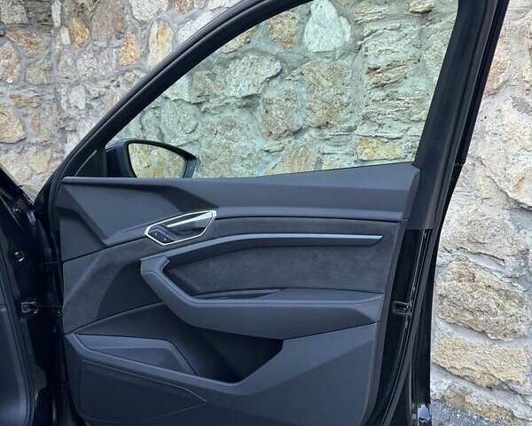 Чорний Ауді E-Tron, об'ємом двигуна 0 л та пробігом 253 тис. км за 24200 $, фото 62 на Automoto.ua