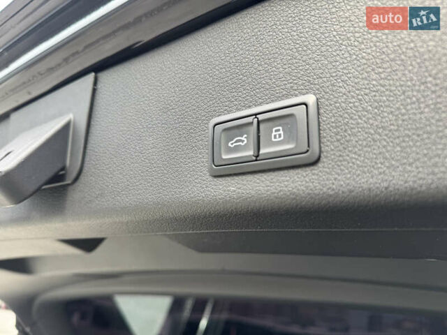 Чорний Ауді E-Tron, об'ємом двигуна 0 л та пробігом 155 тис. км за 30999 $, фото 43 на Automoto.ua