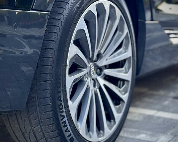 Чорний Ауді E-Tron, об'ємом двигуна 0 л та пробігом 72 тис. км за 29900 $, фото 10 на Automoto.ua