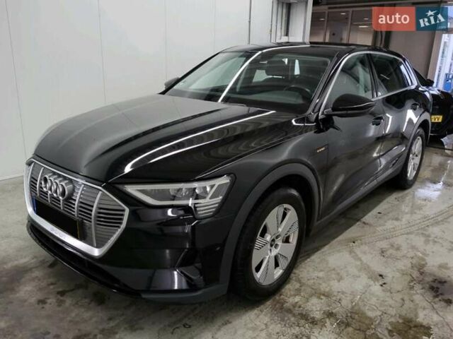 Чорний Ауді E-Tron, об'ємом двигуна 0 л та пробігом 175 тис. км за 22800 $, фото 2 на Automoto.ua