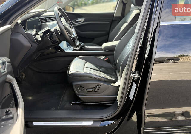 Черный Ауди E-Tron, объемом двигателя 0 л и пробегом 146 тыс. км за 27000 $, фото 10 на Automoto.ua