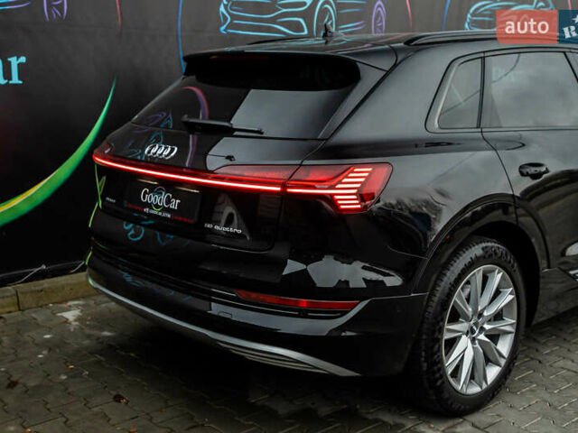 Чорний Ауді E-Tron, об'ємом двигуна 0 л та пробігом 75 тис. км за 29900 $, фото 20 на Automoto.ua