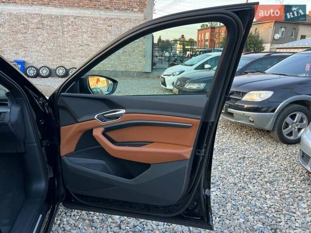 Чорний Ауді E-Tron, об'ємом двигуна 0 л та пробігом 160 тис. км за 26799 $, фото 36 на Automoto.ua