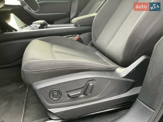 Чорний Ауді E-Tron, об'ємом двигуна 0 л та пробігом 78 тис. км за 26500 $, фото 21 на Automoto.ua