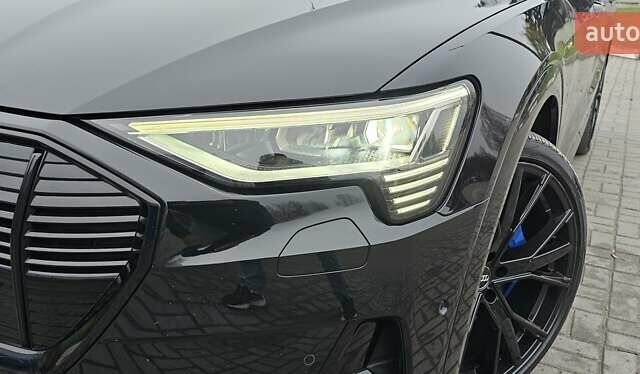 Чорний Ауді E-Tron, об'ємом двигуна 0 л та пробігом 120 тис. км за 33500 $, фото 122 на Automoto.ua