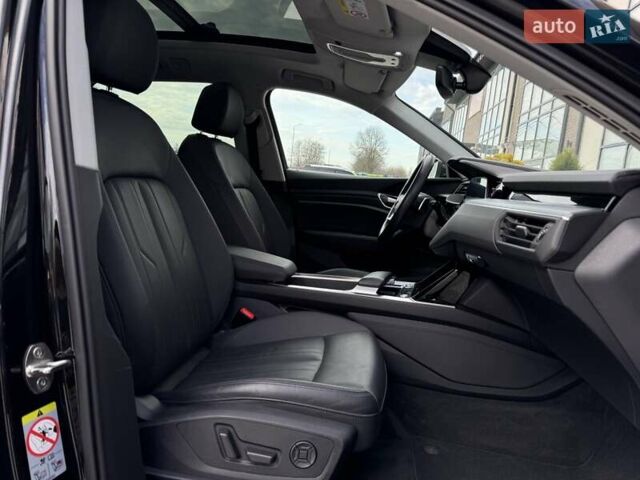 Черный Ауди E-Tron, объемом двигателя 0 л и пробегом 130 тыс. км за 22300 $, фото 56 на Automoto.ua