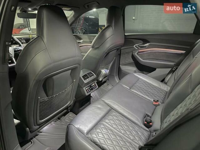 Чорний Ауді E-Tron, об'ємом двигуна 0 л та пробігом 95 тис. км за 30900 $, фото 24 на Automoto.ua