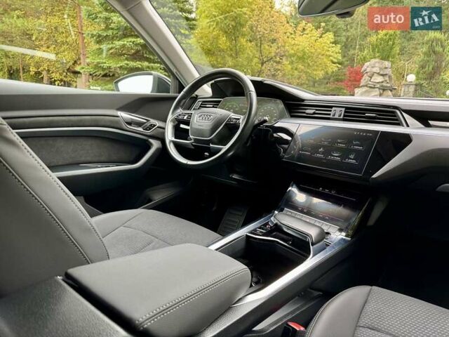 Чорний Ауді E-Tron, об'ємом двигуна 0 л та пробігом 159 тис. км за 24500 $, фото 108 на Automoto.ua