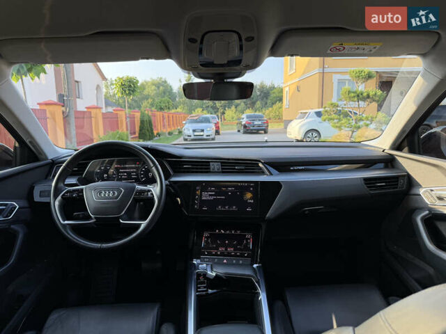Чорний Ауді E-Tron, об'ємом двигуна 0 л та пробігом 117 тис. км за 33000 $, фото 10 на Automoto.ua