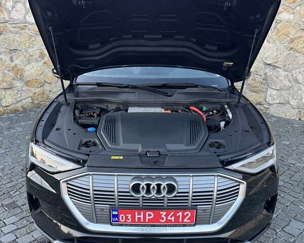 Чорний Ауді E-Tron, об'ємом двигуна 0 л та пробігом 253 тис. км за 24200 $, фото 69 на Automoto.ua
