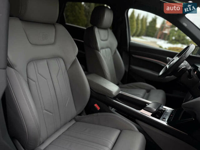 Чорний Ауді E-Tron, об'ємом двигуна 0 л та пробігом 51 тис. км за 31499 $, фото 55 на Automoto.ua