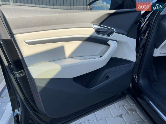 Черный Ауди E-Tron, объемом двигателя 0 л и пробегом 67 тыс. км за 29999 $, фото 12 на Automoto.ua