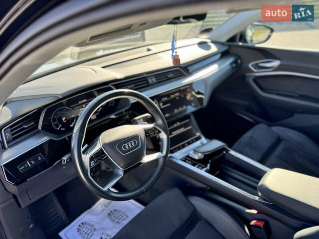 Черный Ауди E-Tron, объемом двигателя 0 л и пробегом 126 тыс. км за 27500 $, фото 10 на Automoto.ua