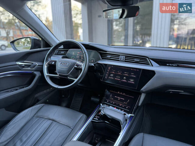 Ауди E-Tron 2020 в Тернополе на Automoto.ua Черный Ауди E-Tron, объемом двигателя 0 л и пробегом 161 тыс. км за 29400 $, фото 62 на Automoto.ua