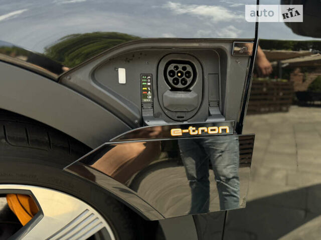 Чорний Ауді E-Tron, об'ємом двигуна 0 л та пробігом 72 тис. км за 34600 $, фото 9 на Automoto.ua