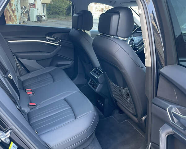 Ауди E-Tron 2020 в Виннице на Automoto.ua Черный Ауди E-Tron, объемом двигателя 0 л и пробегом 119 тыс. км за 28400 $, фото 11 на Automoto.ua