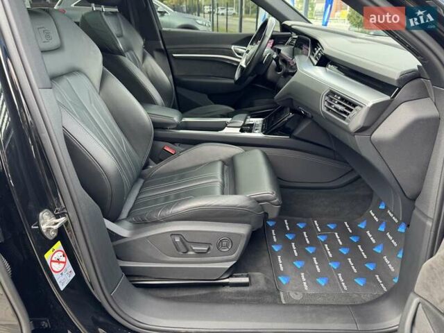 Черный Ауди E-Tron, объемом двигателя 0 л и пробегом 85 тыс. км за 30900 $, фото 41 на Automoto.ua