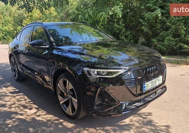 Черный Ауди E-Tron, объемом двигателя 0 л и пробегом 25 тыс. км за 39600 $, фото 8 на Automoto.ua